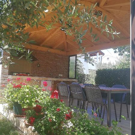 פורץ Apartments Mirela מראה חיצוני תמונה