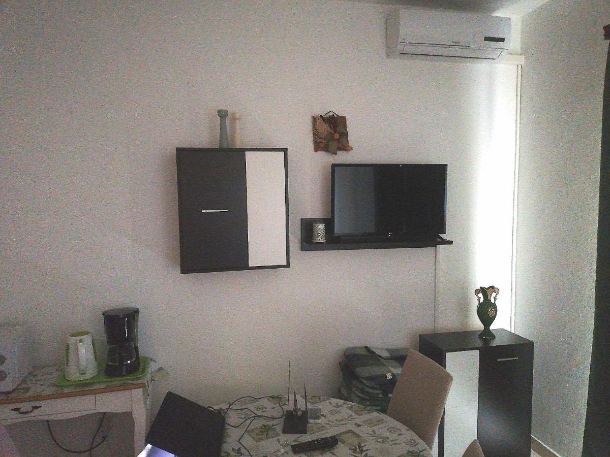 פורץ Apartments Mirela מראה חיצוני תמונה