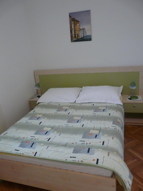 פורץ Apartments Mirela מראה חיצוני תמונה