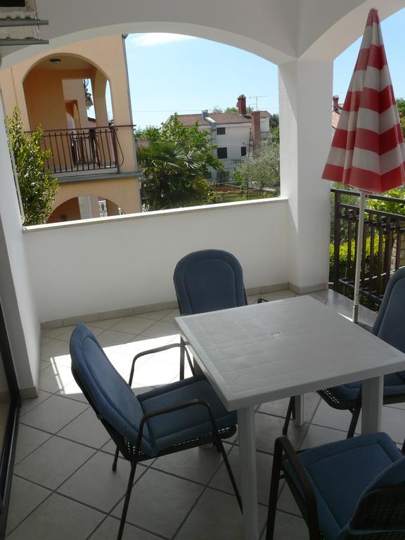 פורץ Apartments Mirela מראה חיצוני תמונה