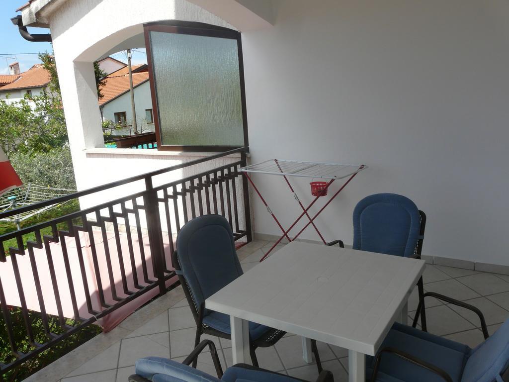 פורץ Apartments Mirela מראה חיצוני תמונה