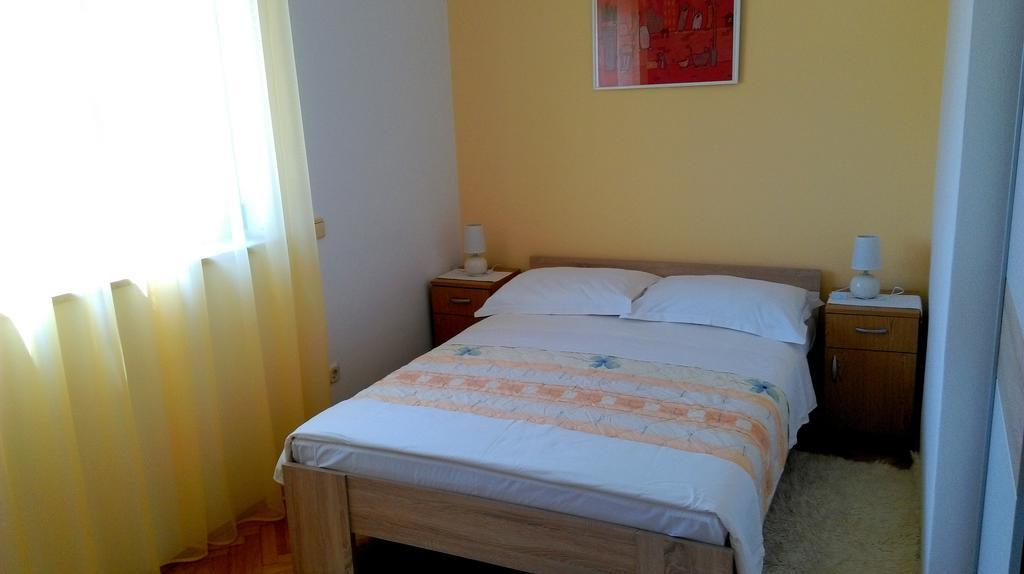 פורץ Apartments Mirela מראה חיצוני תמונה