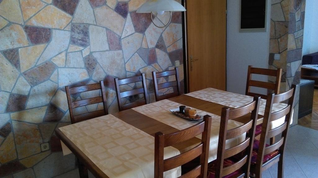 פורץ Apartments Mirela מראה חיצוני תמונה
