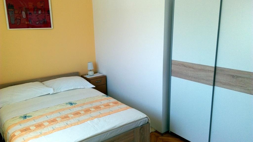 פורץ Apartments Mirela מראה חיצוני תמונה