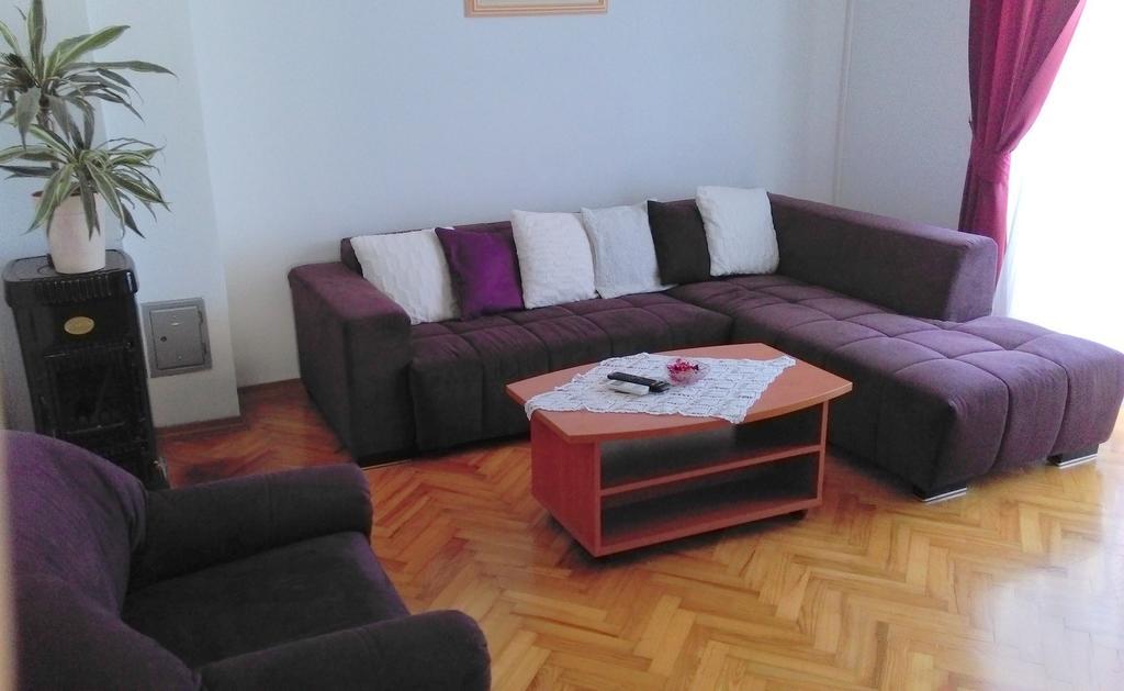 פורץ Apartments Mirela מראה חיצוני תמונה
