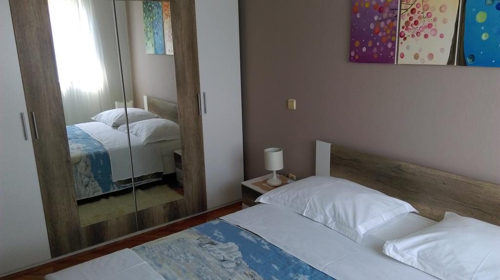 פורץ Apartments Mirela מראה חיצוני תמונה