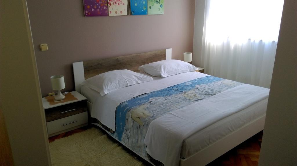פורץ Apartments Mirela מראה חיצוני תמונה