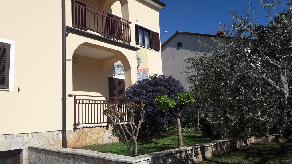 פורץ Apartments Mirela מראה חיצוני תמונה