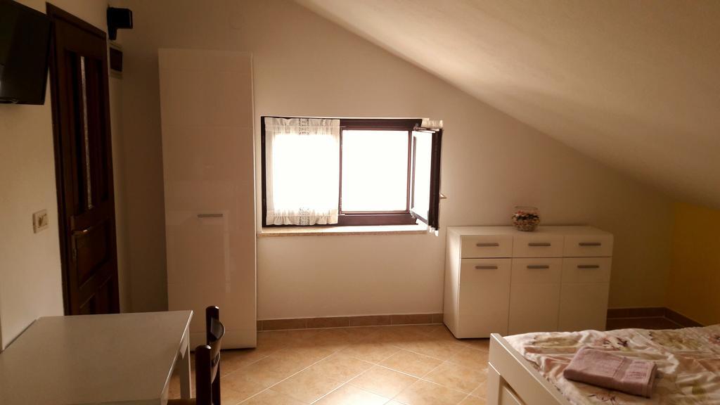פורץ Apartments Mirela מראה חיצוני תמונה