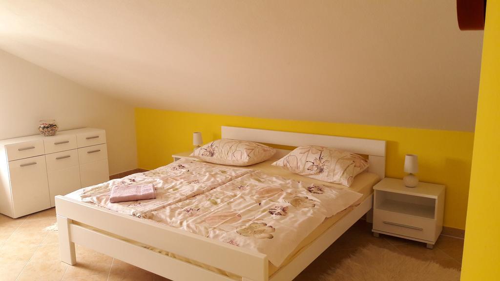פורץ Apartments Mirela מראה חיצוני תמונה